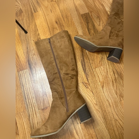 Universal Thread Brown Heeled Boots with Suede Finish - Picture 6 of 8